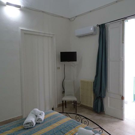 B&B New Antico Palazzo Parabita Eksteriør billede