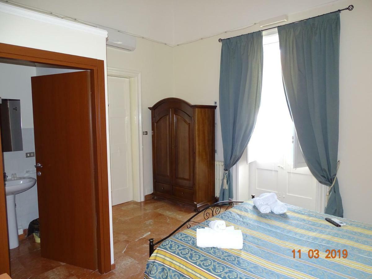 B&B New Antico Palazzo Parabita Eksteriør billede