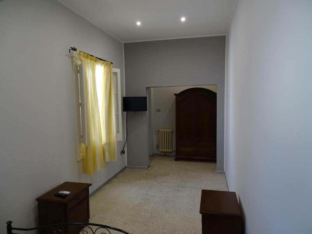 B&B New Antico Palazzo Parabita Eksteriør billede