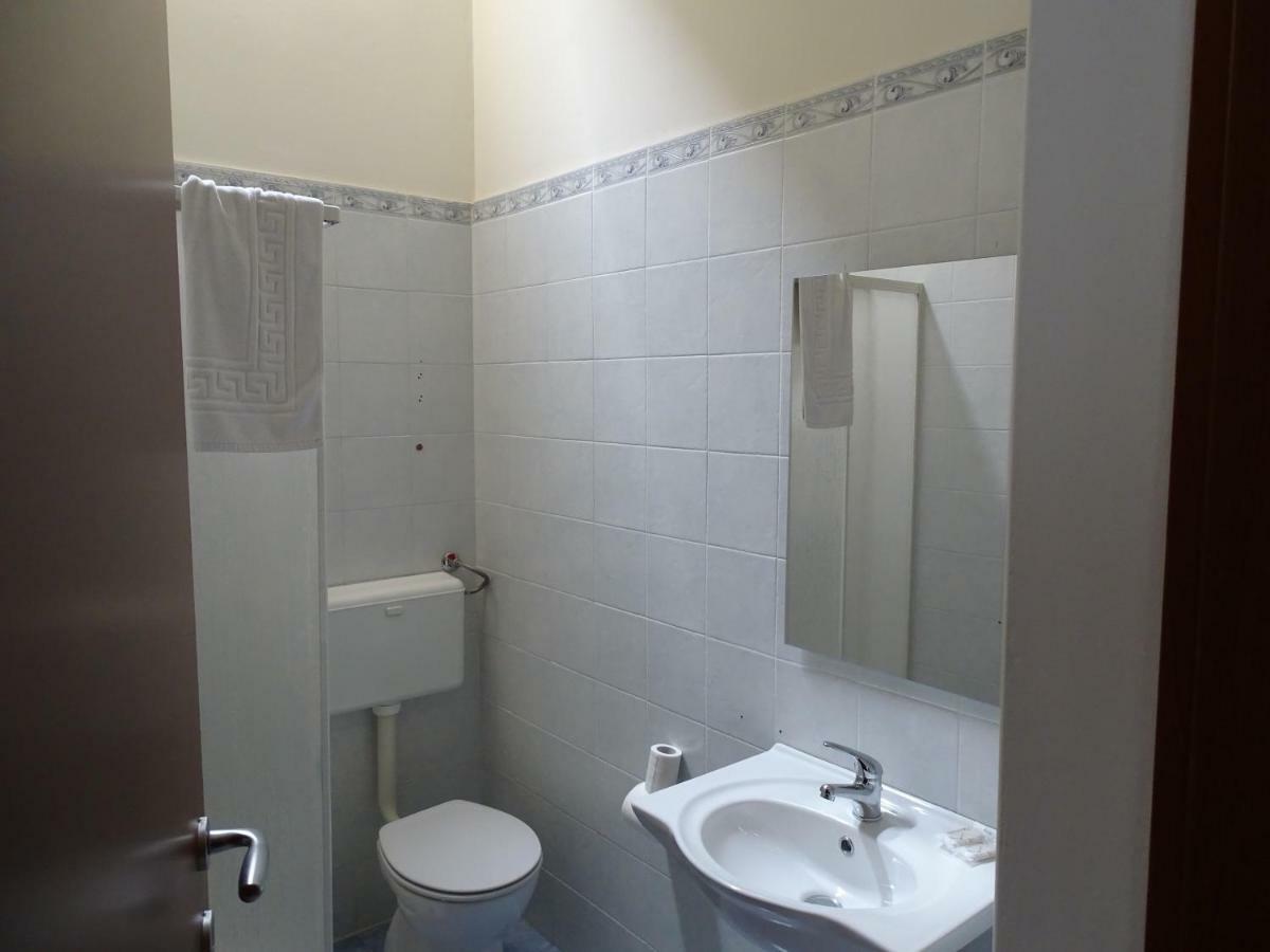 B&B New Antico Palazzo Parabita Eksteriør billede