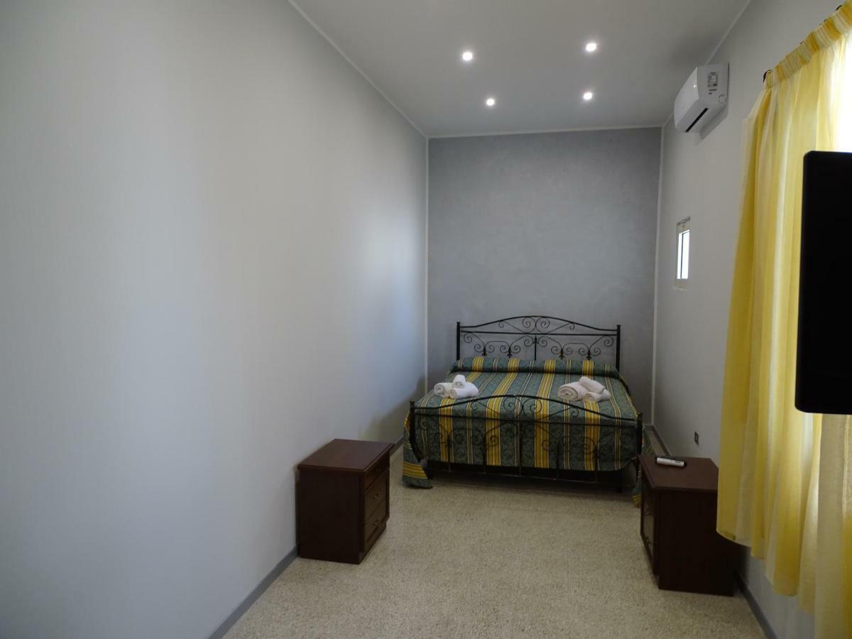 B&B New Antico Palazzo Parabita Eksteriør billede