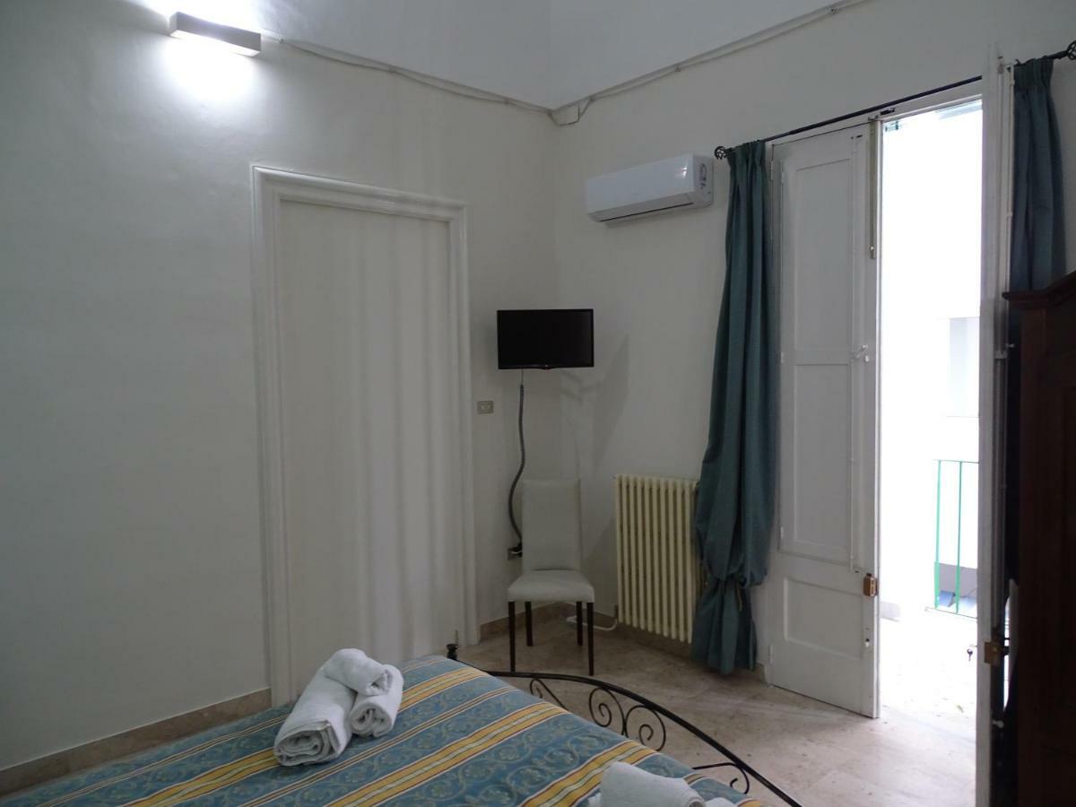 B&B New Antico Palazzo Parabita Eksteriør billede